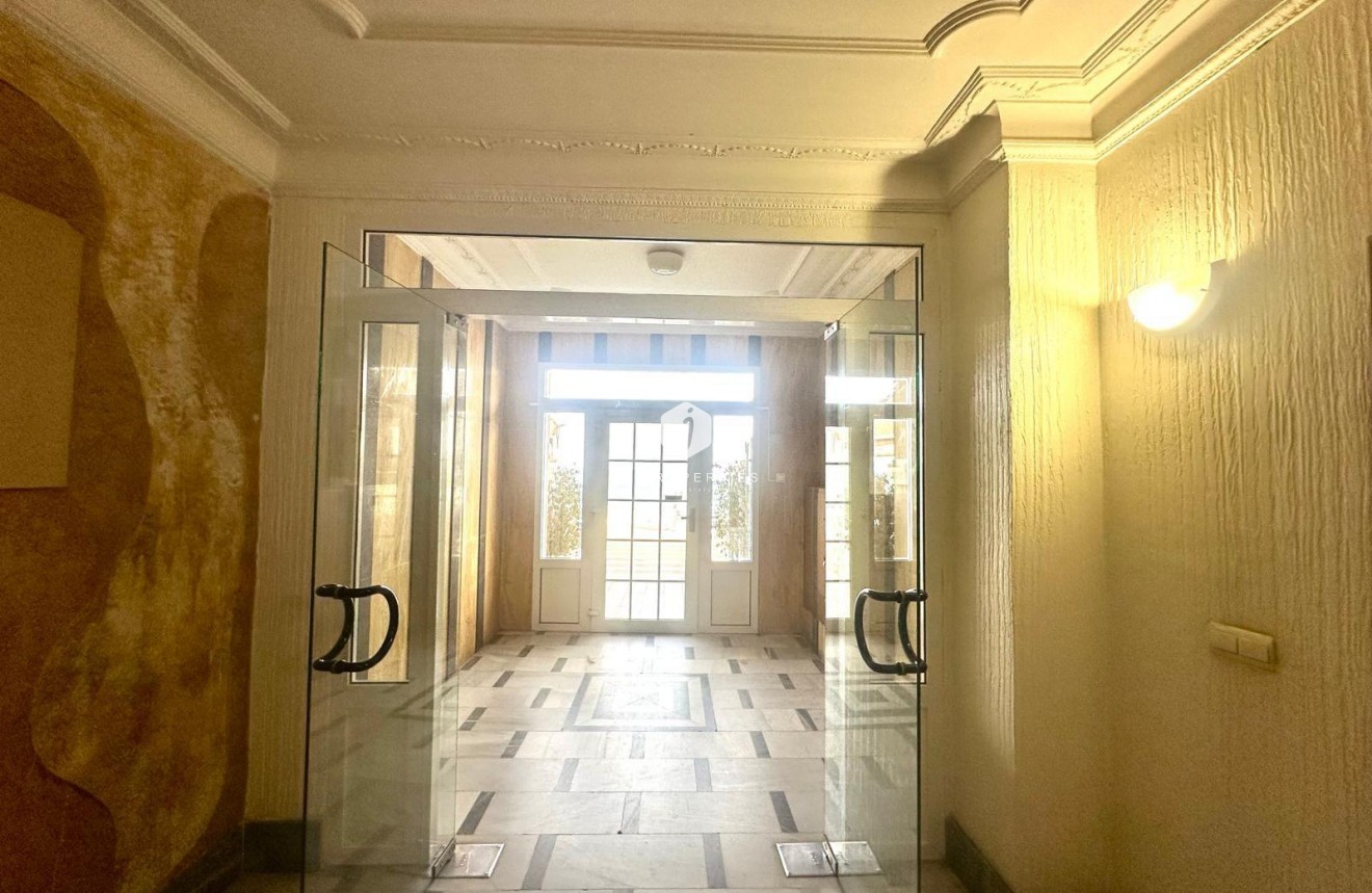 Tweedehands - Appartement / flat -
Torrevieja - Centro