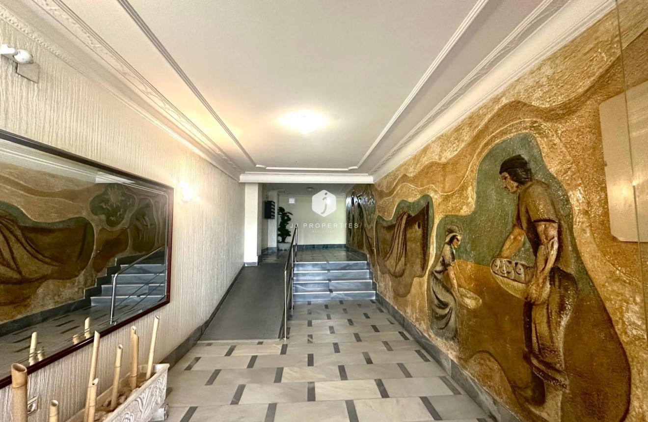 Tweedehands - Appartement / flat -
Torrevieja - Centro