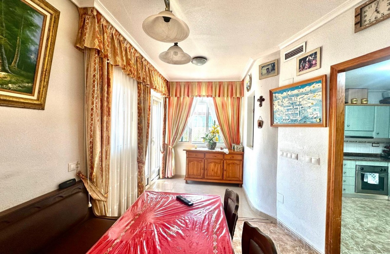 D'occasion - Appartement -
Torrevieja - Playa del Cura