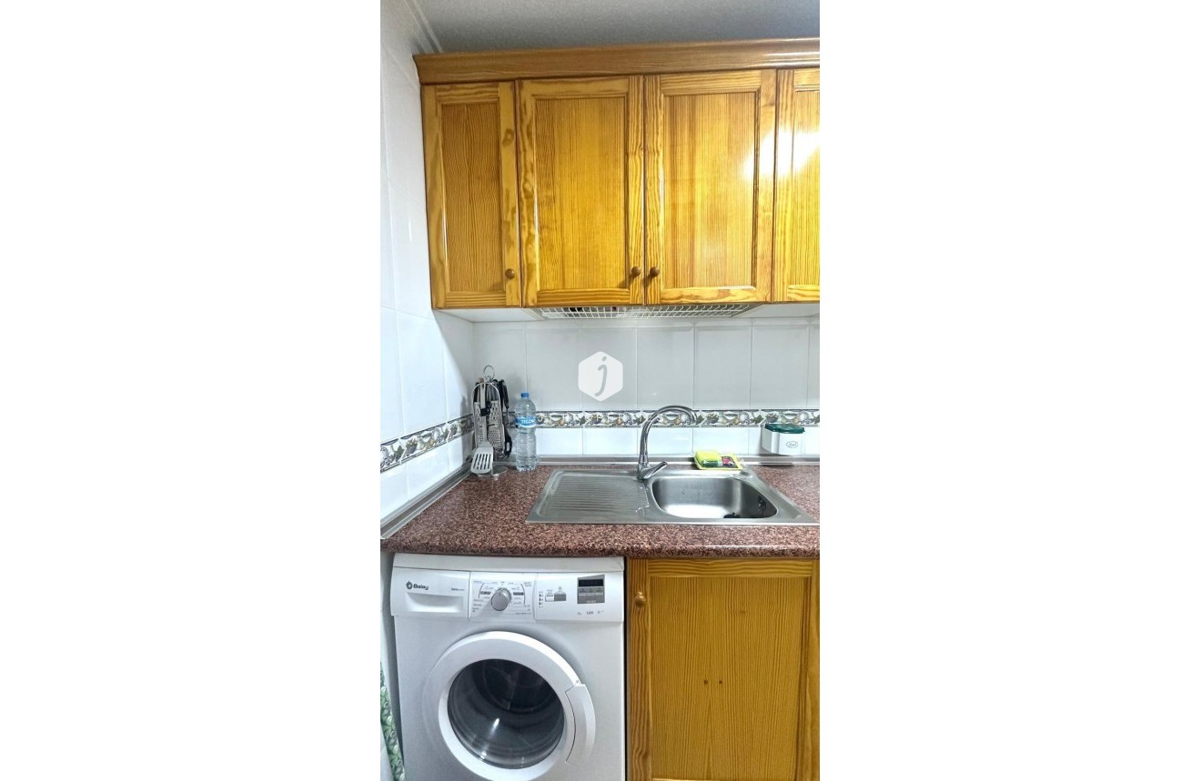 Z drugiej ręki - Mieszkanie w bloku -
Torrevieja - Acequion