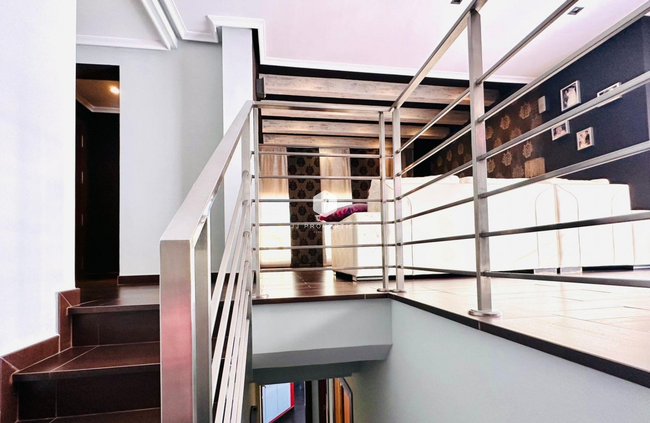 Tweedehands - Appartement / flat -
Torrevieja - Estacion de autobuses