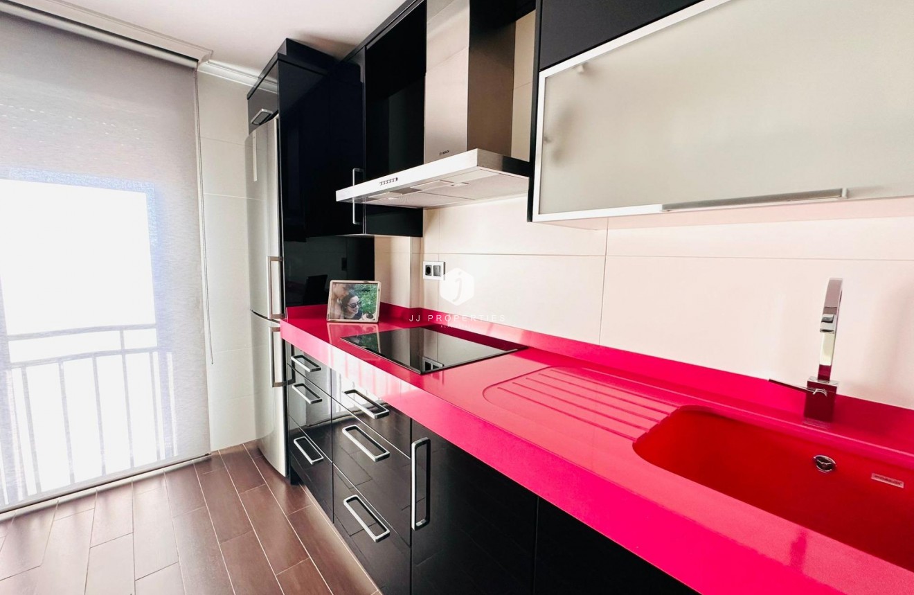 Tweedehands - Appartement / flat -
Torrevieja - Estacion de autobuses