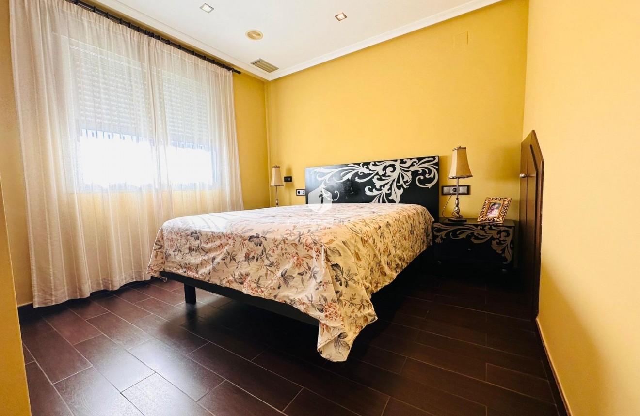 Tweedehands - Appartement / flat -
Torrevieja - Estacion de autobuses