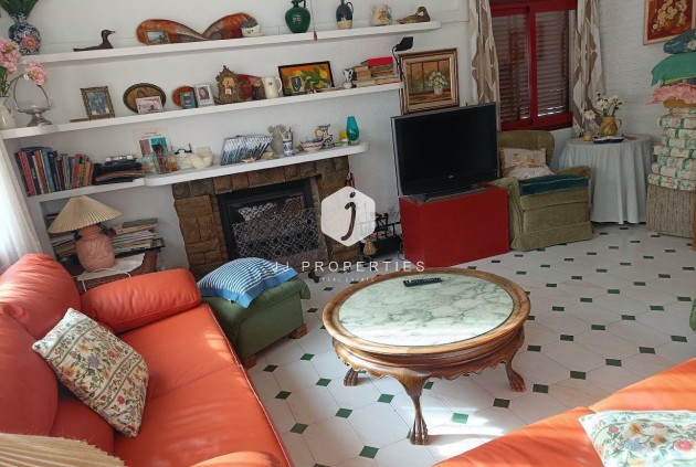 Resale - Villa -
Orihuela Costa - Campoamor