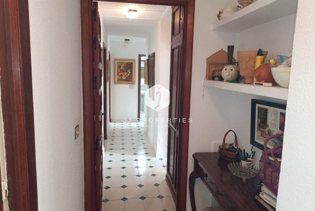 Resale - Villa -
Orihuela Costa - Campoamor