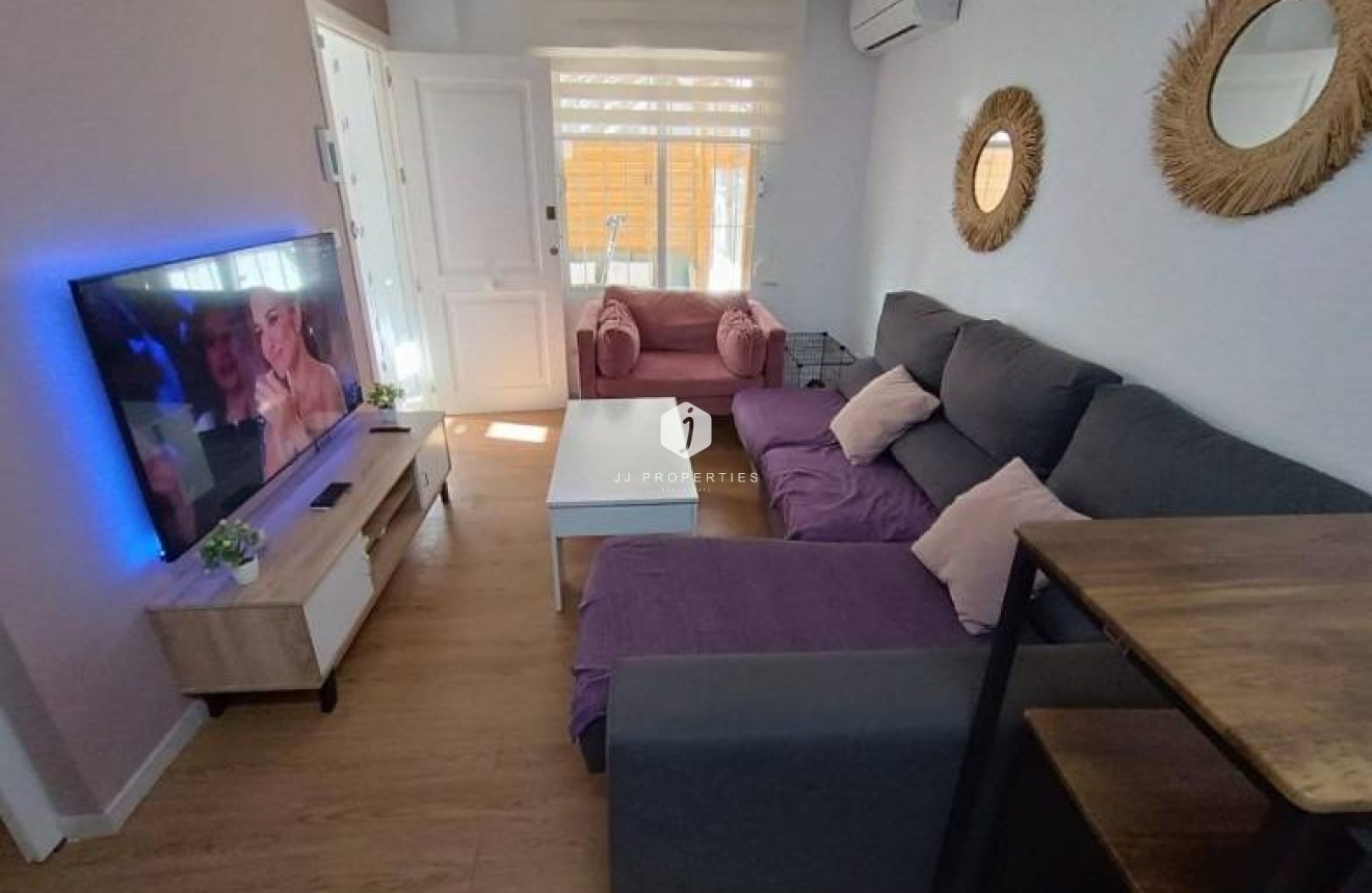 Z drugiej ręki - Mieszkanie w bloku -
Torrevieja - Los Balcones