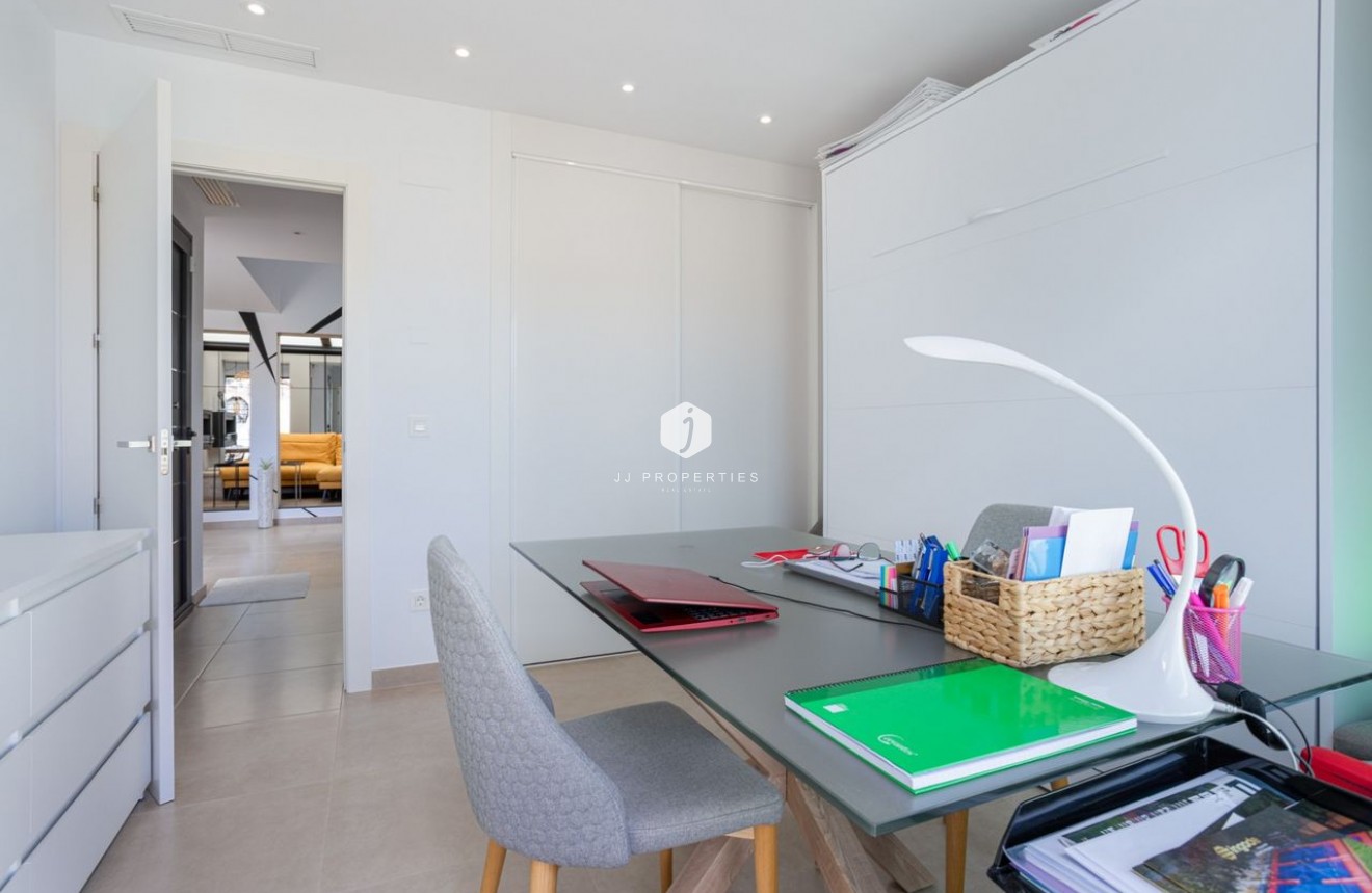 Resale - Villa -
Benijofar - Costa Blanca