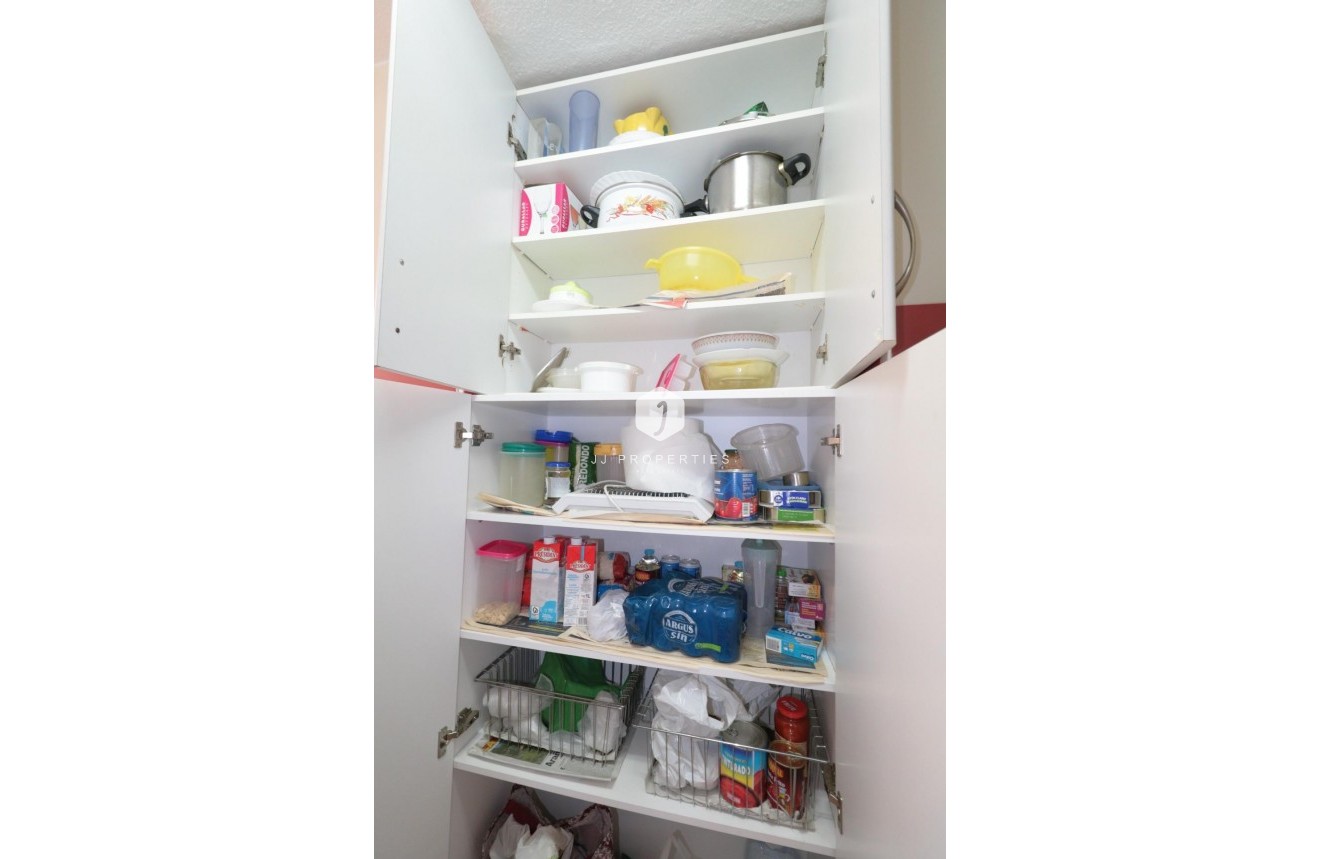 Z drugiej ręki - Mieszkanie w bloku -
Torrevieja - Acequion