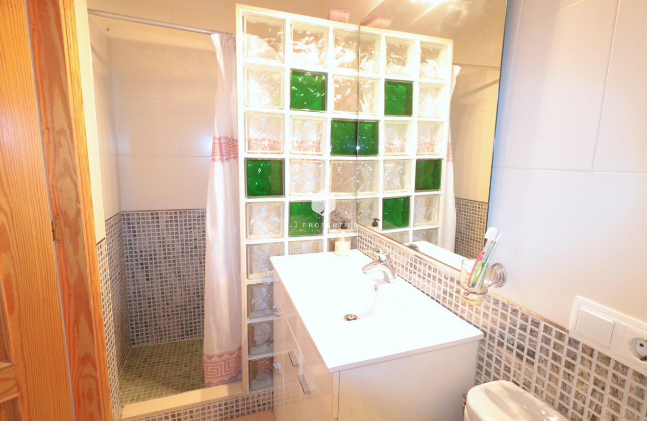 Z drugiej ręki - Mieszkanie w bloku -
Torrevieja - Acequion