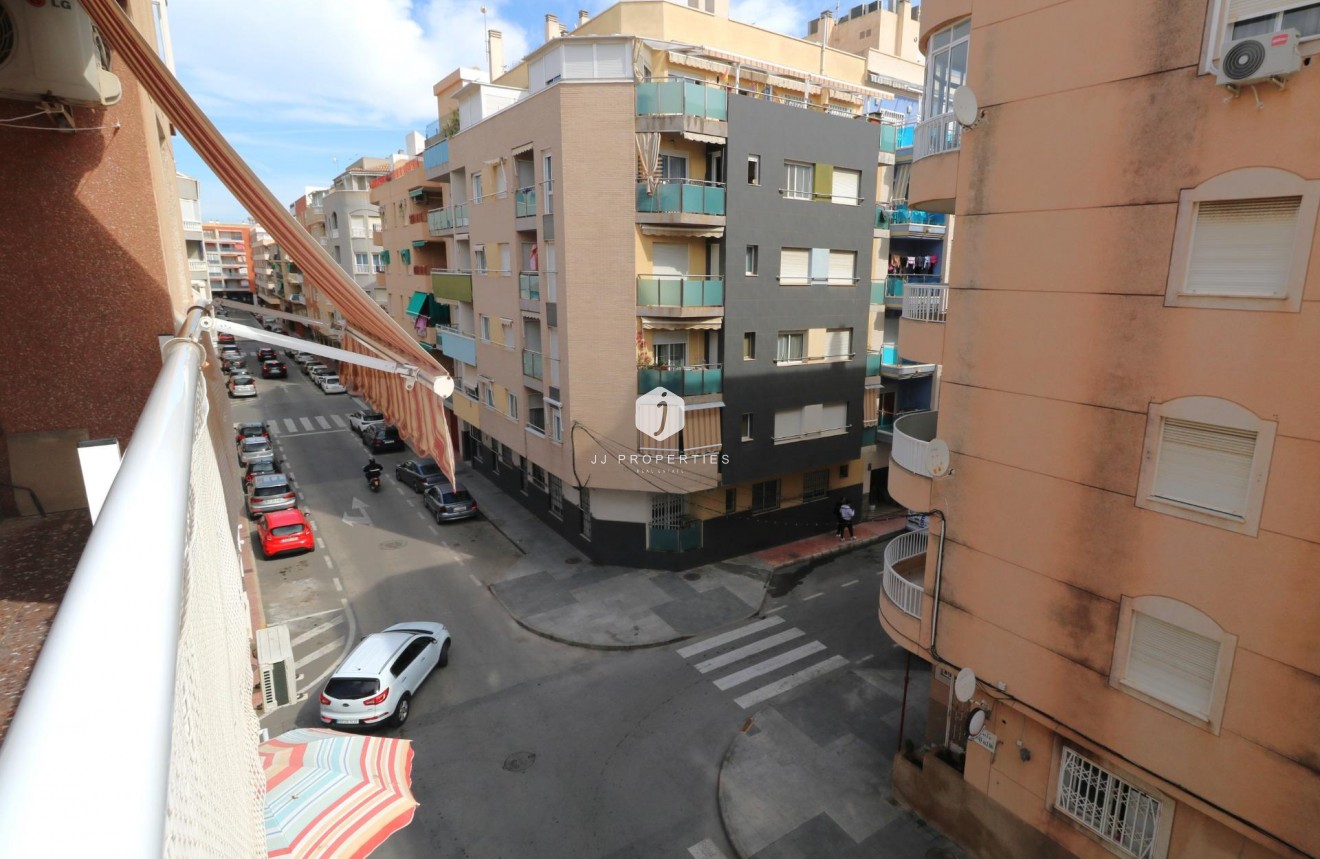 Z drugiej ręki - Mieszkanie w bloku -
Torrevieja - Acequion