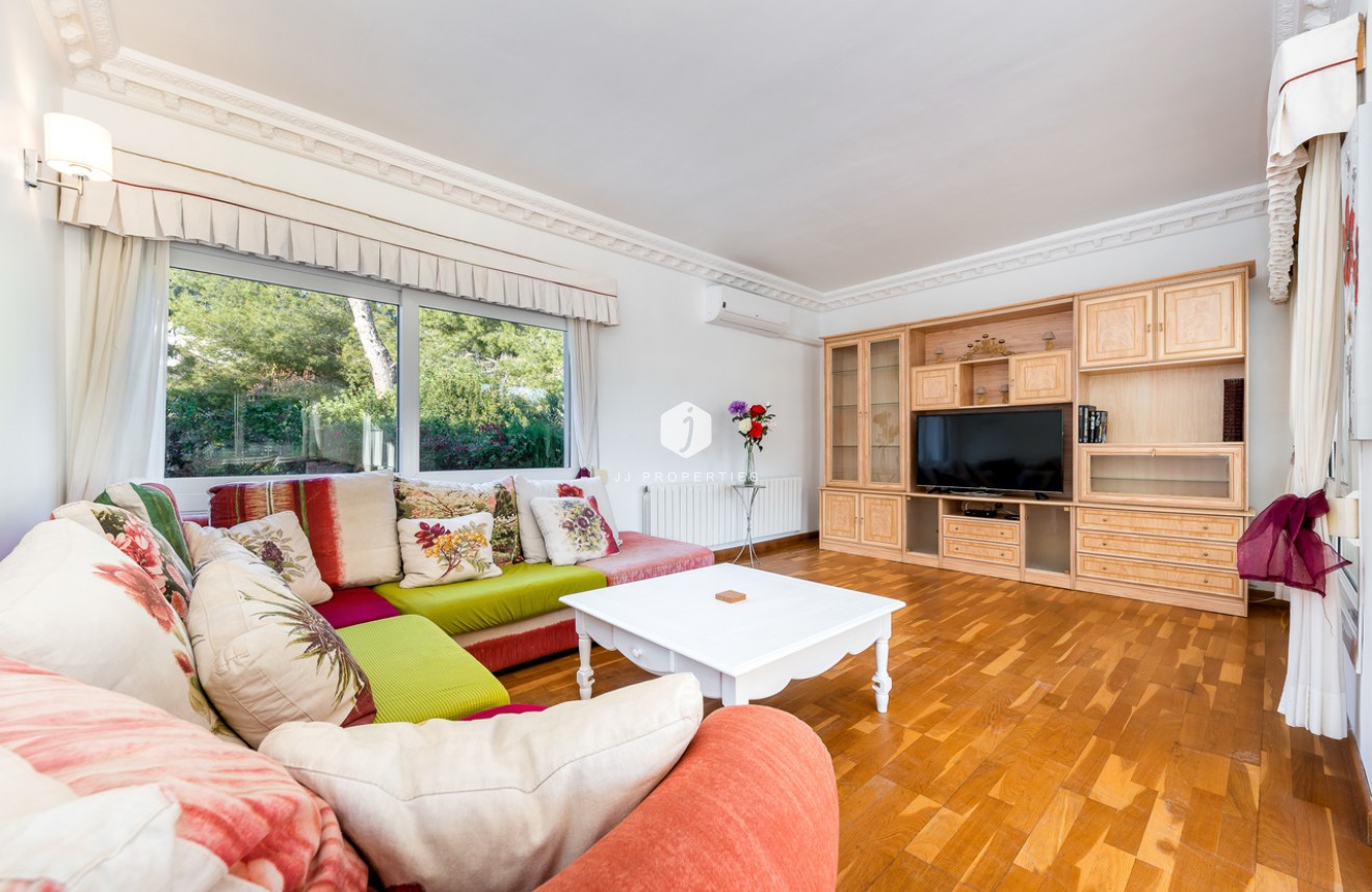 Resale - Villa -
Dehesa de Campoamor - Costa Blanca