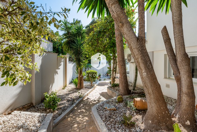 Resale - Villa -
Dehesa de Campoamor - Costa Blanca