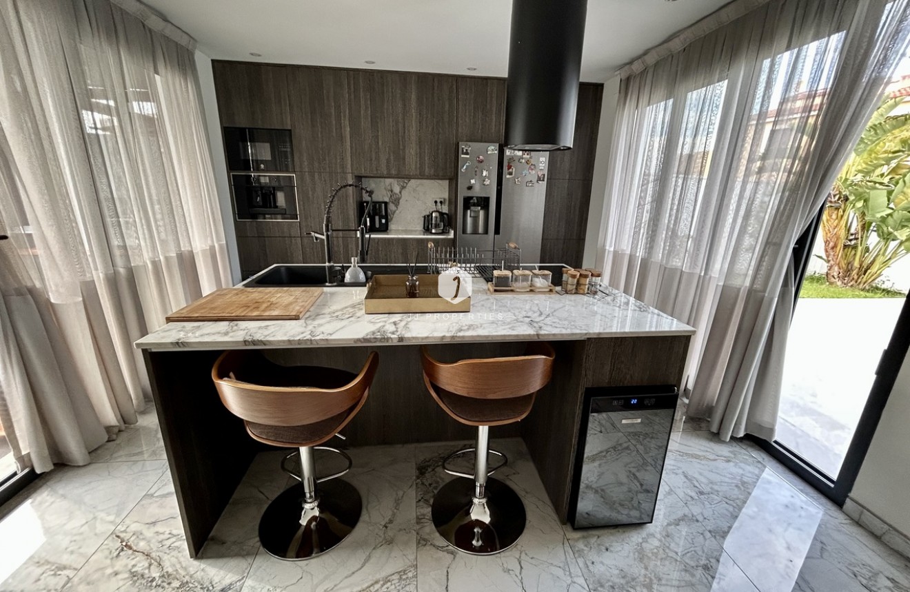 Resale - Villa -
Los Balcones - Costa Blanca