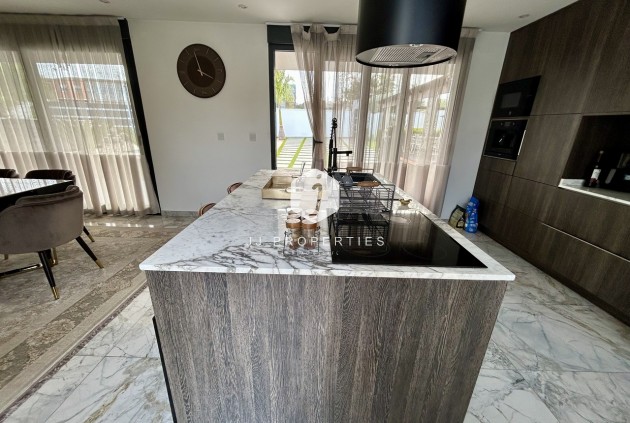 Resale - Villa -
Los Balcones - Costa Blanca