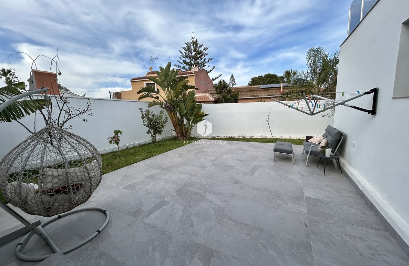 Resale - Villa -
Los Balcones - Costa Blanca