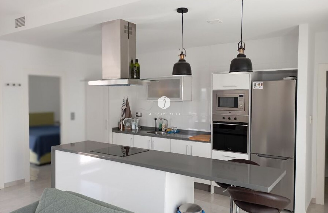 Resale - Villa -
Daya Vieja - Costa Blanca