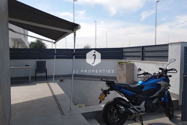 Resale - Villa -
Daya Vieja - Costa Blanca