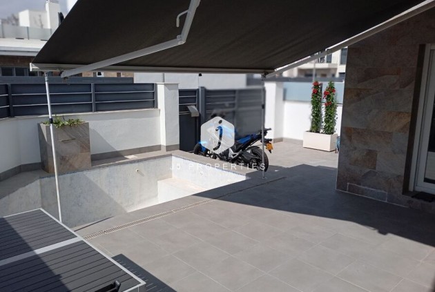 Resale - Villa -
Daya Vieja - Costa Blanca