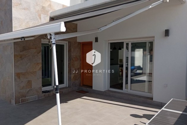 Resale - Villa -
Daya Vieja - Costa Blanca