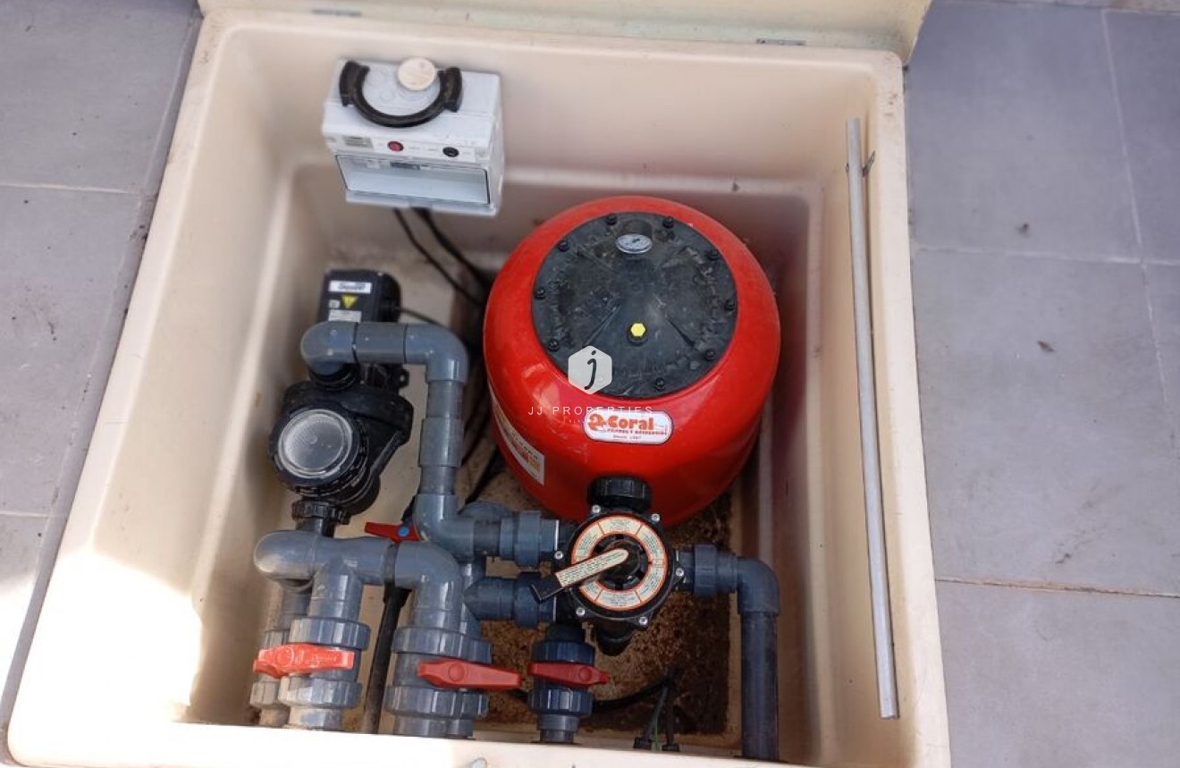 Resale - Villa -
Daya Vieja - Costa Blanca