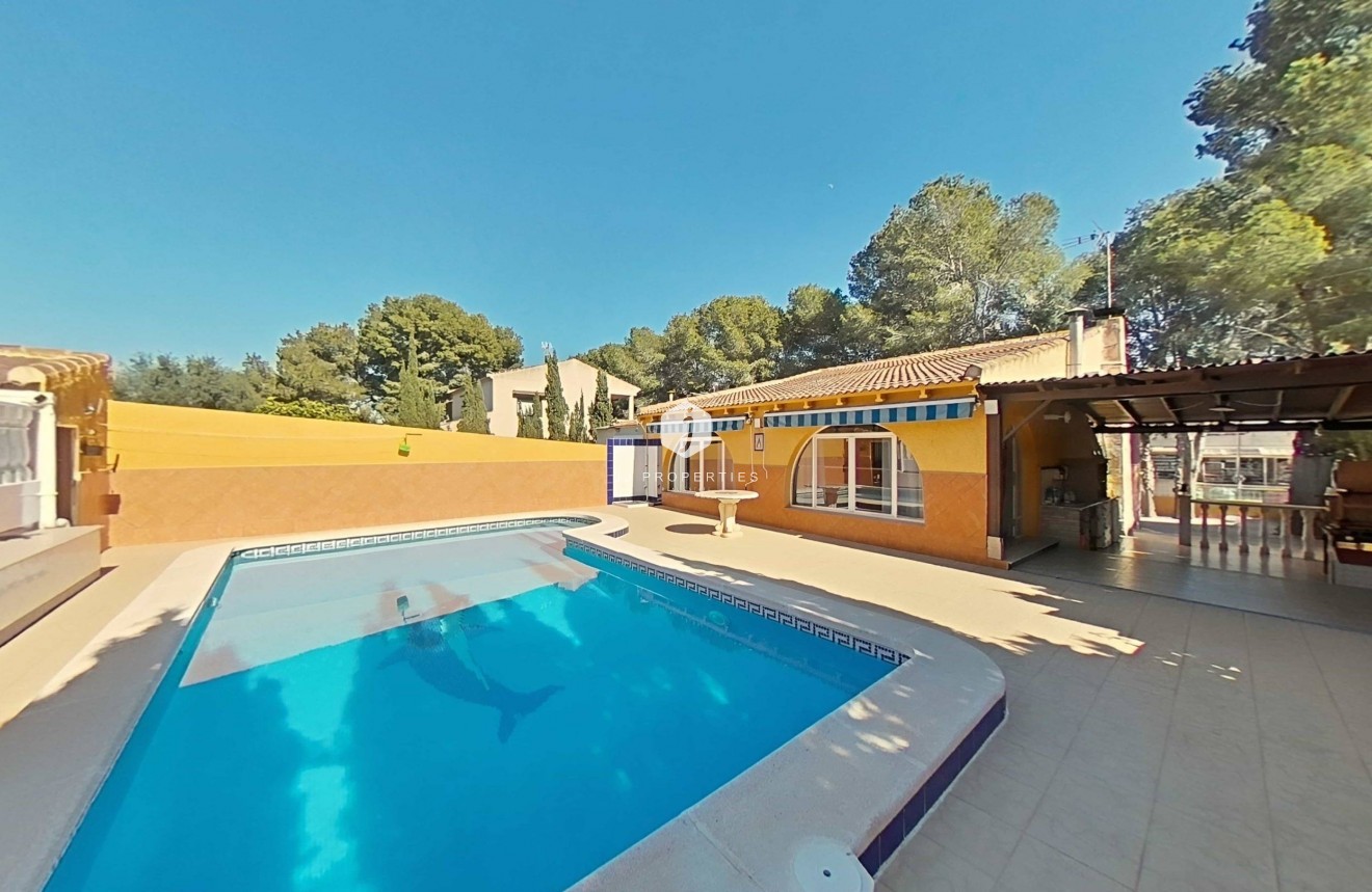 Z drugiej ręki - Villa -
Torrevieja - Los Balcones