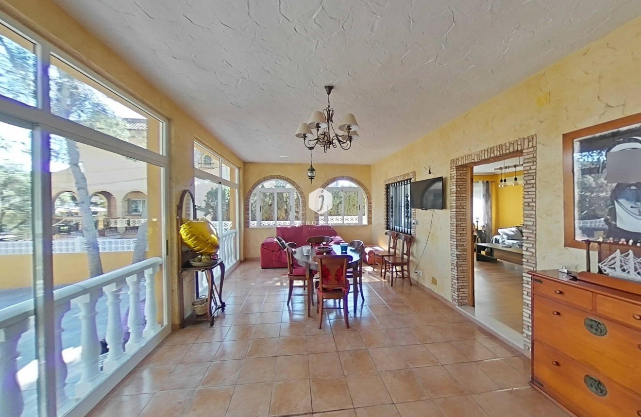 Z drugiej ręki - Villa -
Torrevieja - Los Balcones