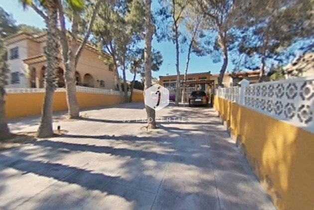 Z drugiej ręki - Villa -
Torrevieja - Los Balcones