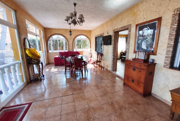 Z drugiej ręki - Villa -
Torrevieja - Los Balcones