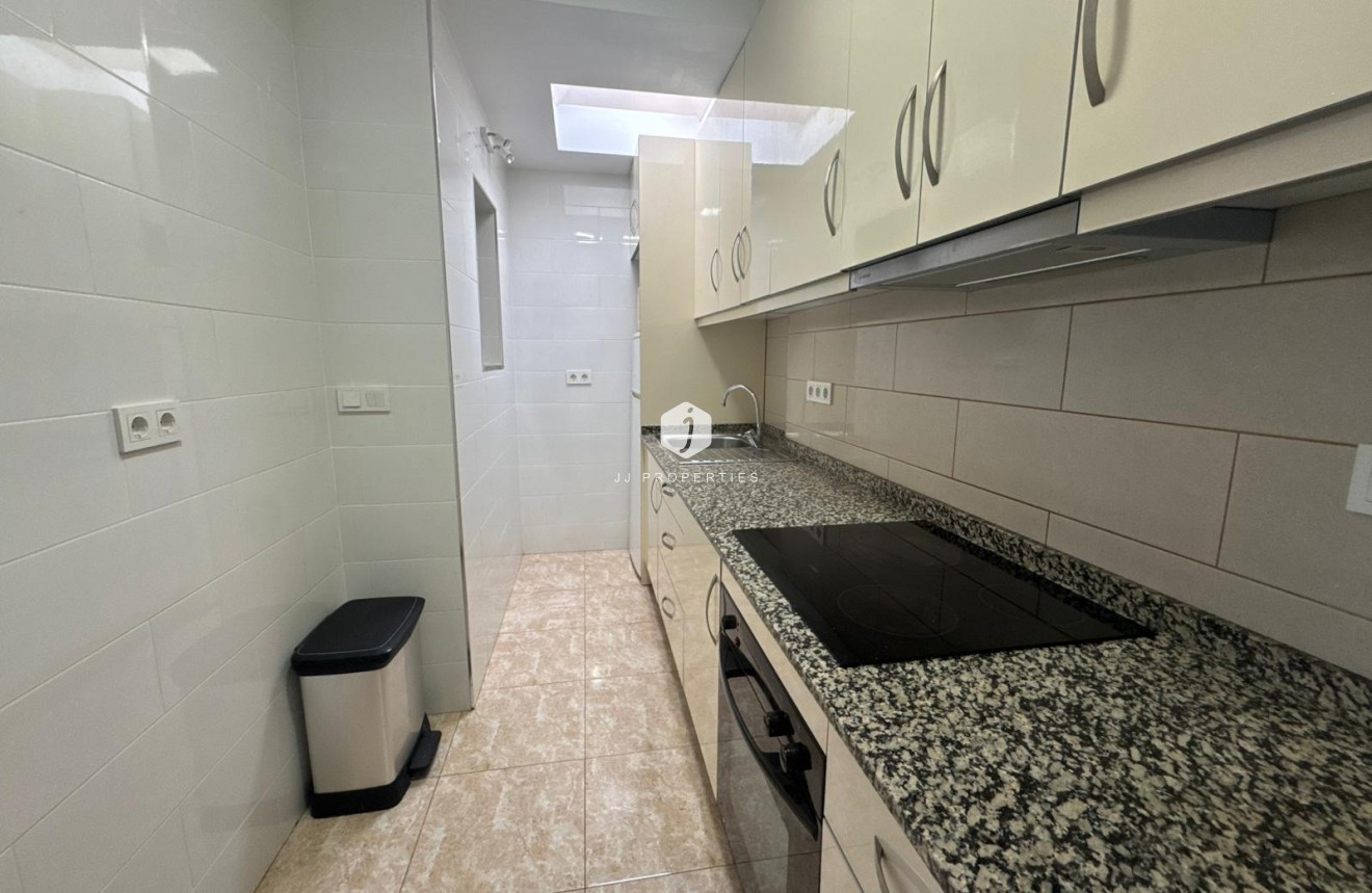 Resale - Bungalow -
Torrevieja - Costa Blanca