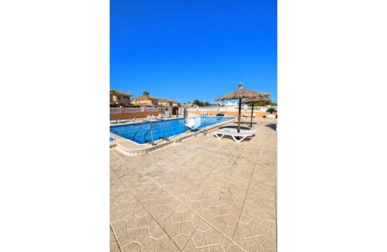 Segunda mano - Bungalow -
Torrevieja - Costa Blanca