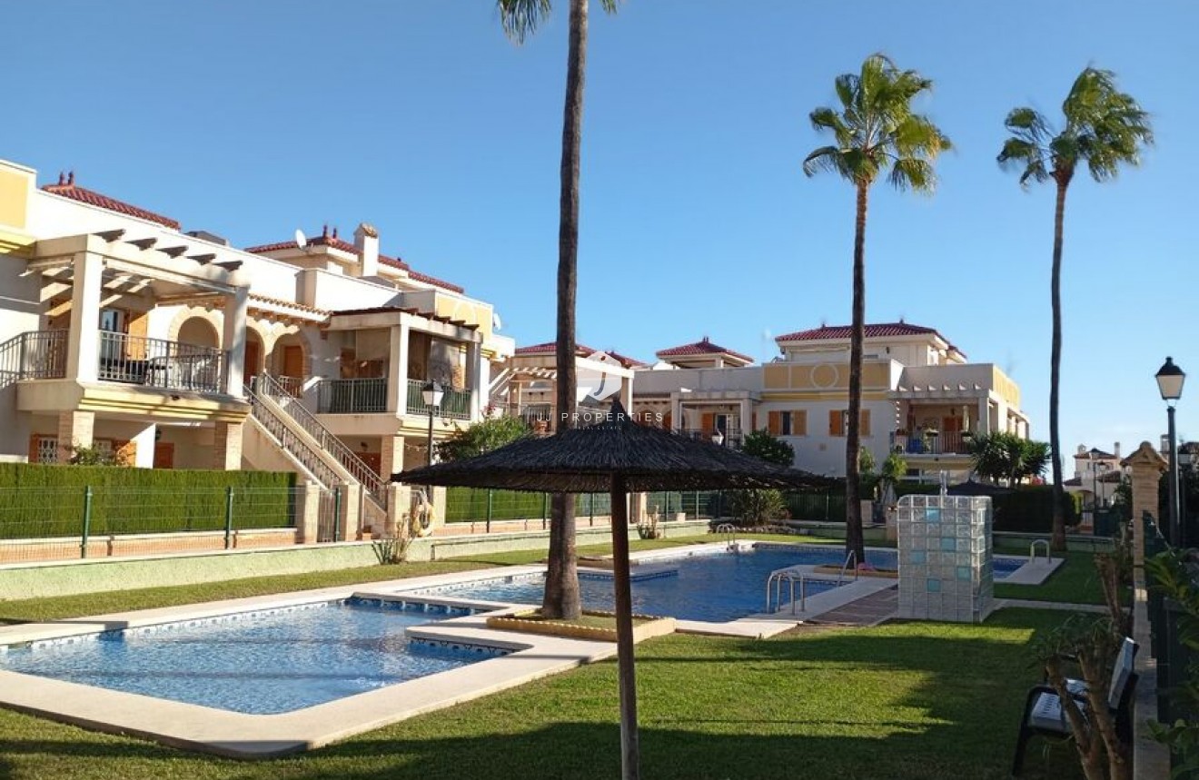 Resale - Apartment / flat -
Daya Vieja - Costa Blanca