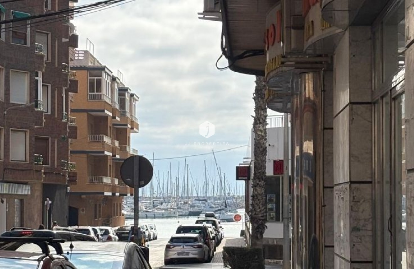 Z drugiej ręki - Mieszkanie w bloku -
Torrevieja - Costa Blanca