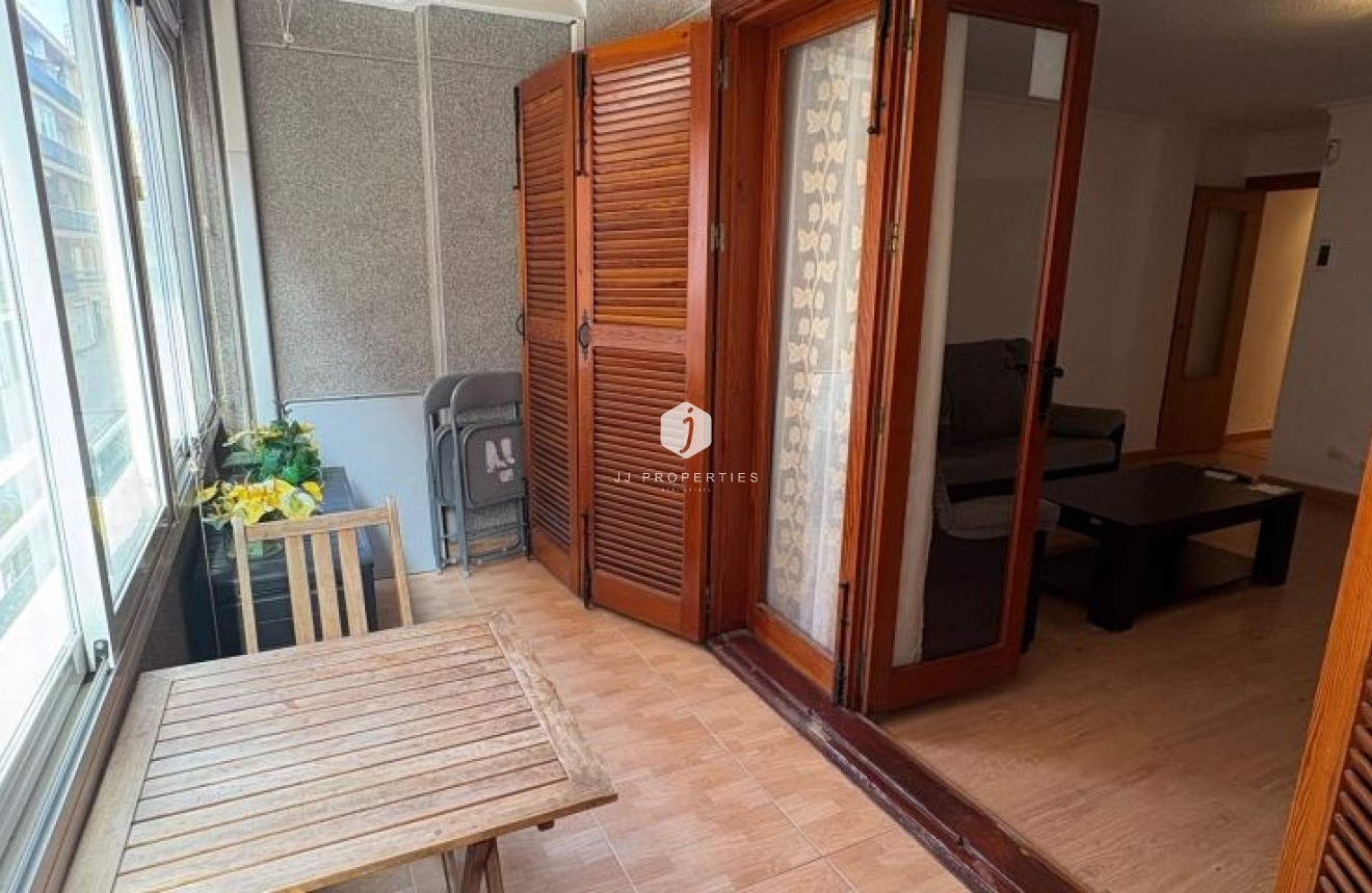 Z drugiej ręki - Mieszkanie w bloku -
Torrevieja - Costa Blanca