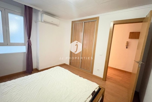 Z drugiej ręki - Mieszkanie w bloku -
Torrevieja - Costa Blanca