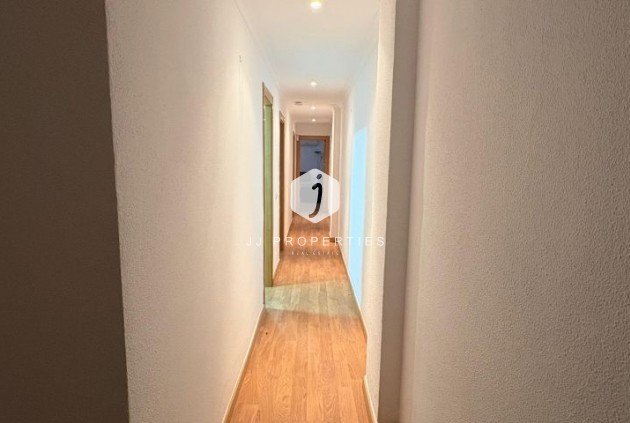 Z drugiej ręki - Mieszkanie w bloku -
Torrevieja - Costa Blanca