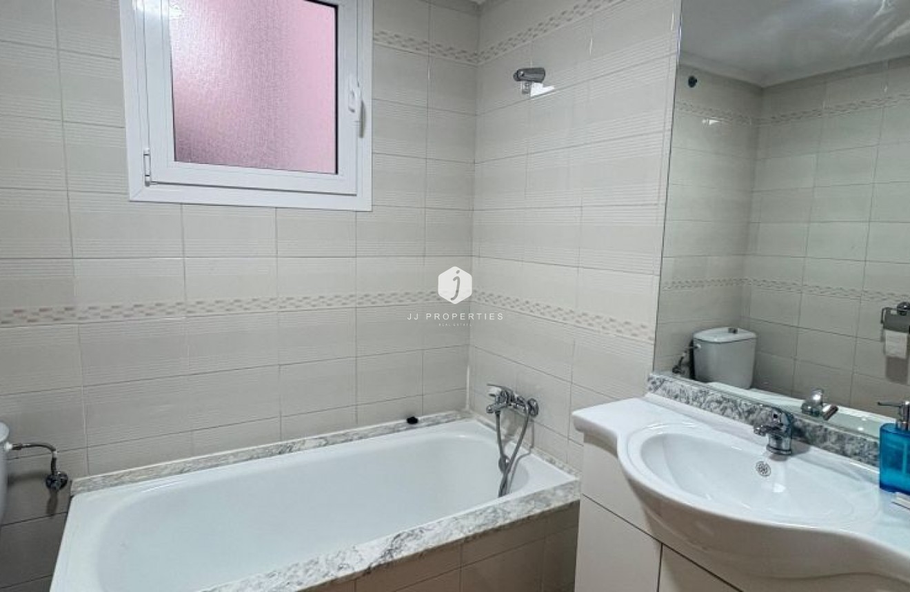 Z drugiej ręki - Mieszkanie w bloku -
Torrevieja - Costa Blanca