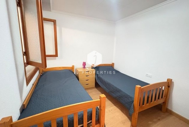 Z drugiej ręki - Mieszkanie w bloku -
Torrevieja - Costa Blanca