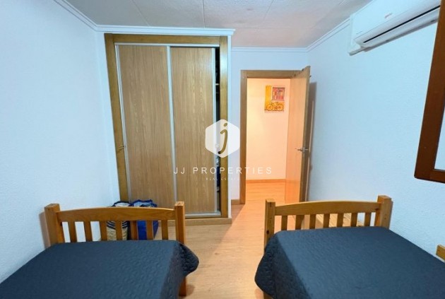 Z drugiej ręki - Mieszkanie w bloku -
Torrevieja - Costa Blanca