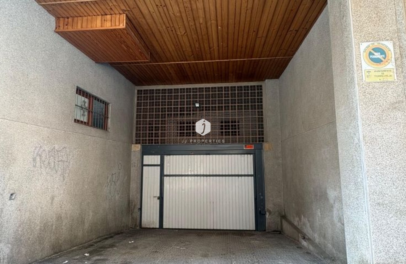 Z drugiej ręki - Mieszkanie w bloku -
Torrevieja - Costa Blanca