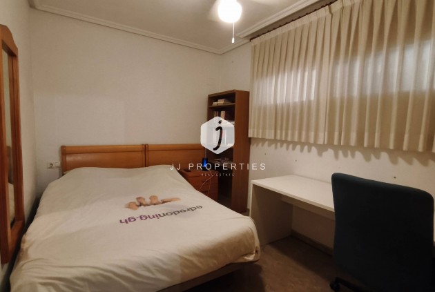 D'occasion - Appartement -
Torrevieja - Estacion de autobuses