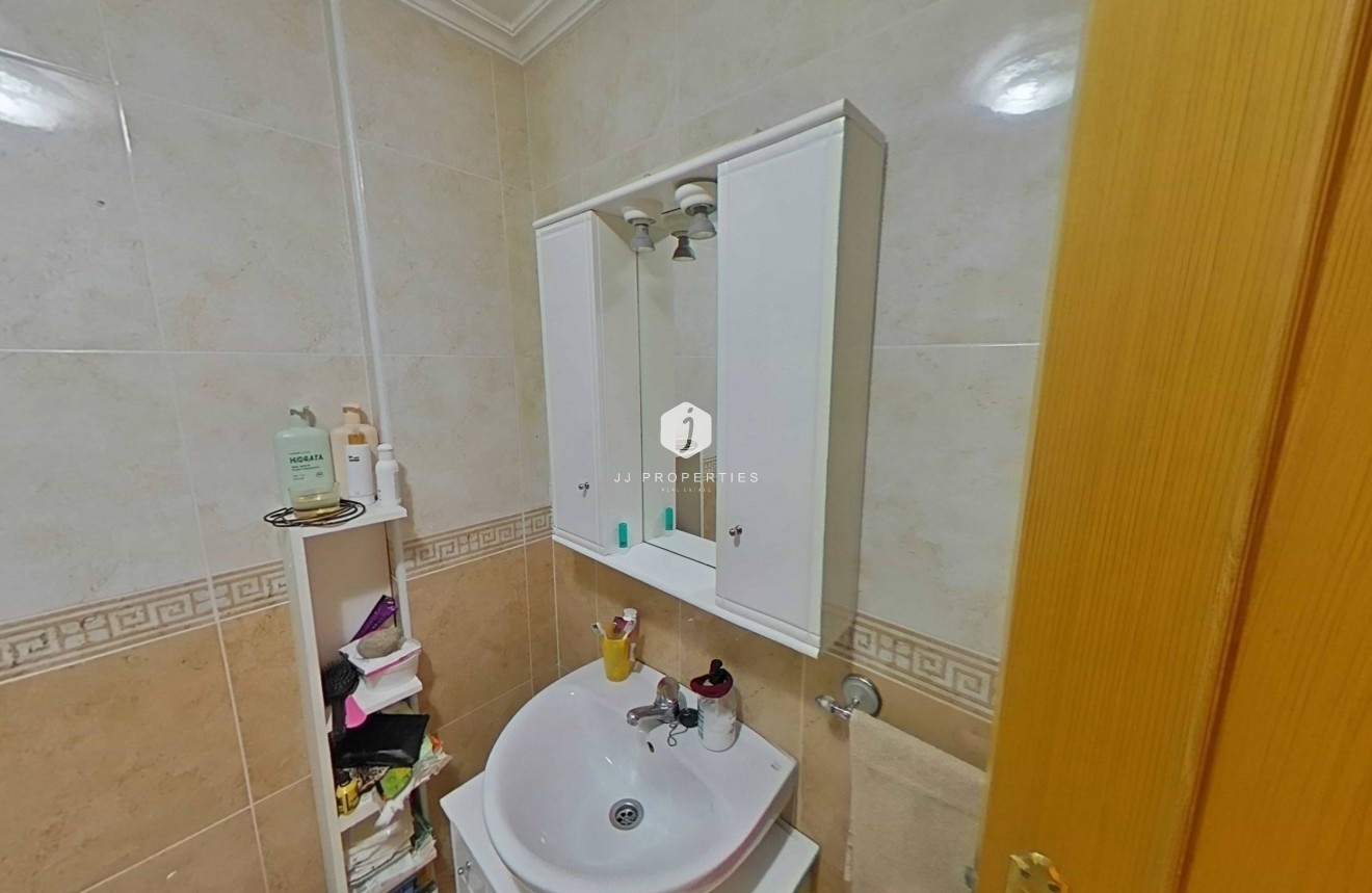 D'occasion - Appartement -
Torrevieja - Estacion de autobuses