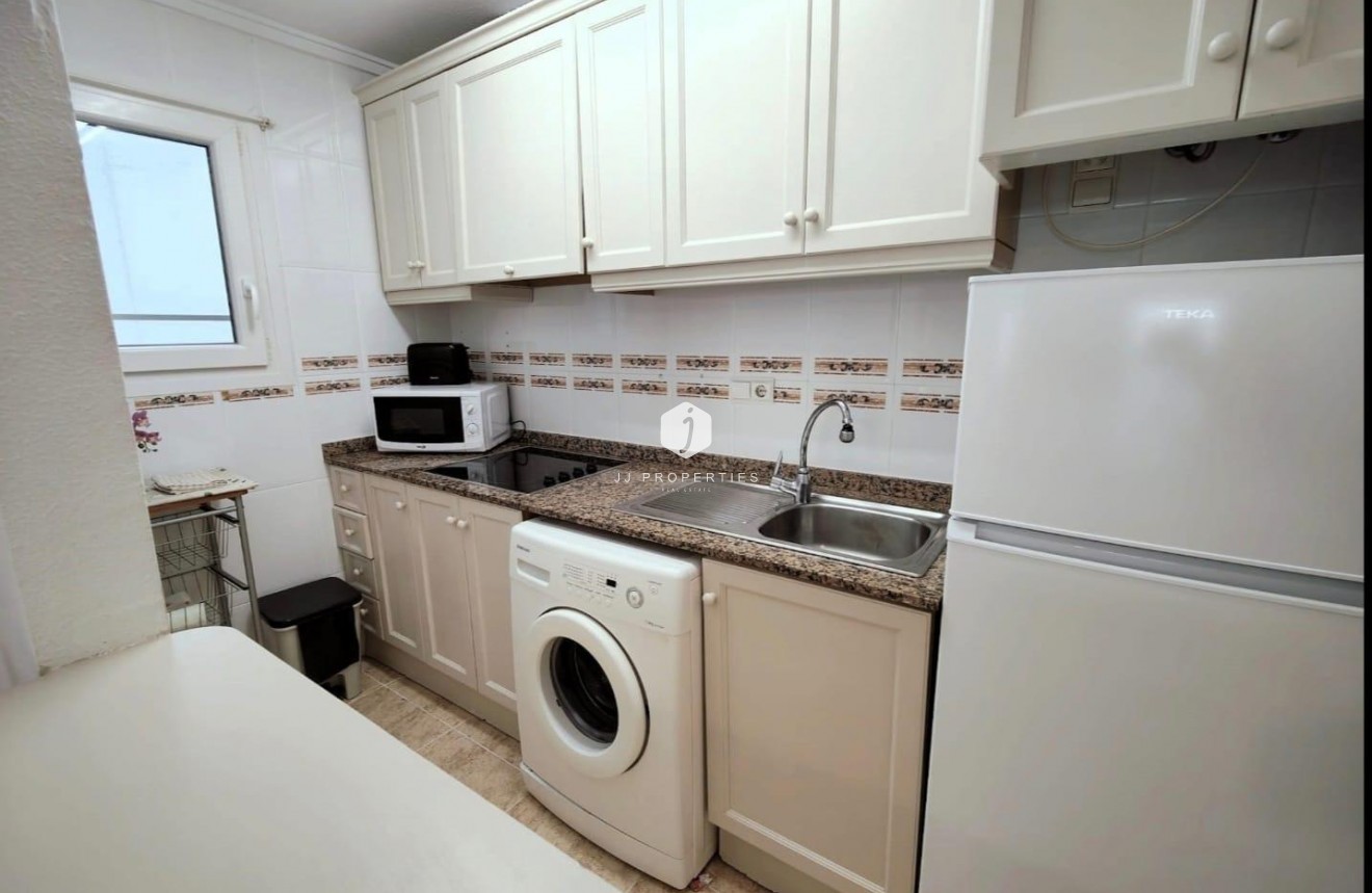 D'occasion - Appartement -
Torrevieja - Estacion de autobuses