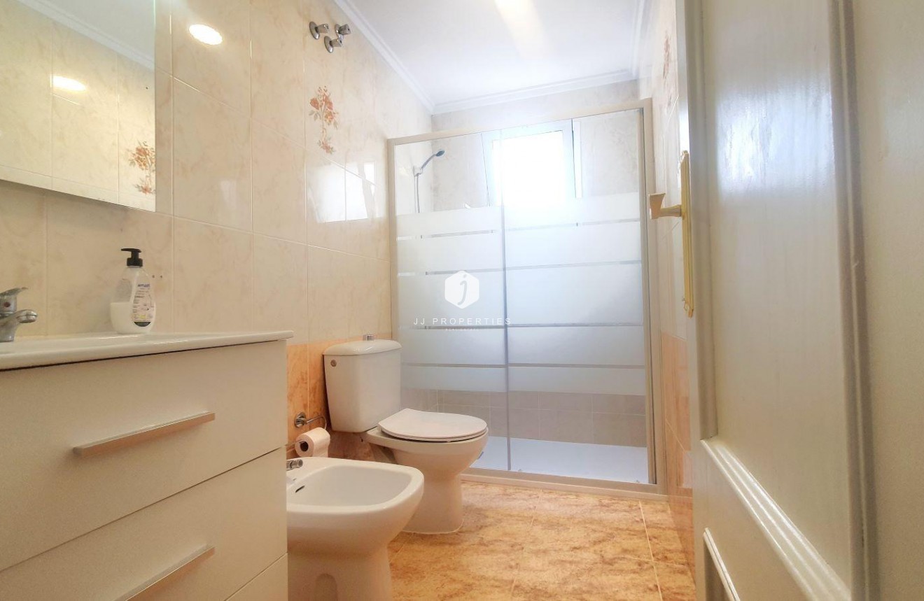 Tweedehands - Penthouse -
Torrevieja - Estacion de autobuses