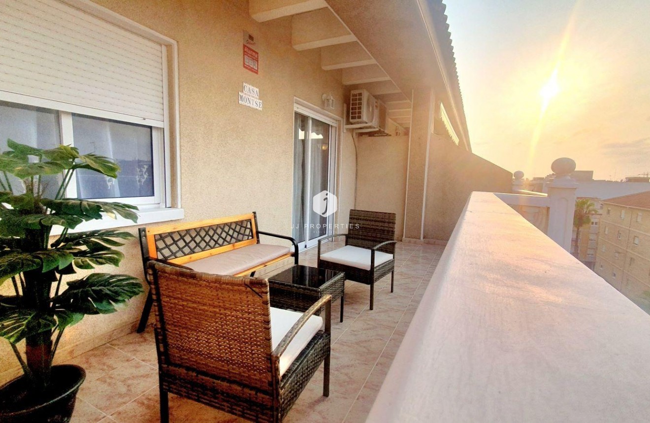 Tweedehands - Penthouse -
Torrevieja - Estacion de autobuses