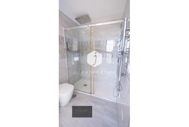 Resale - Penthouse -
Torrevieja - Punta prima