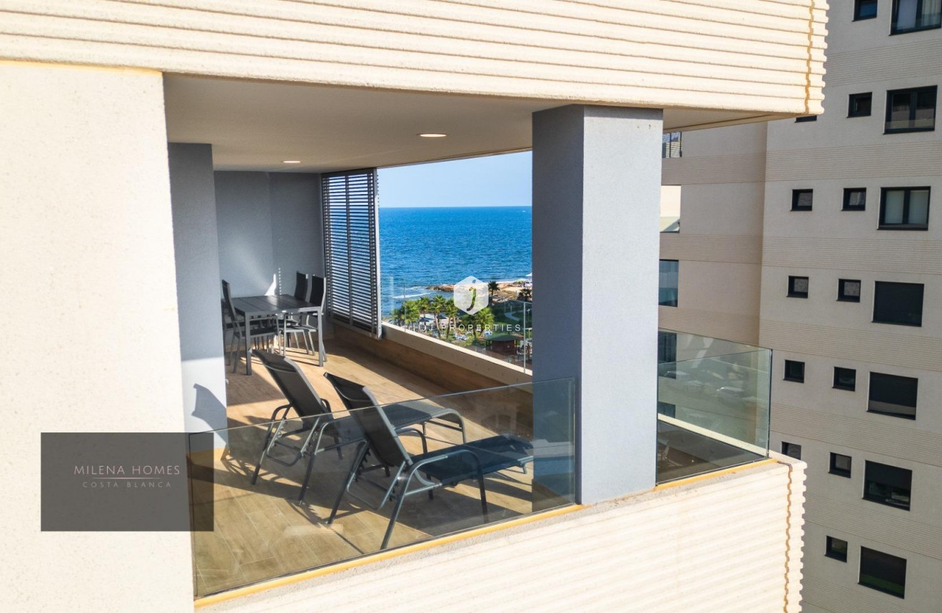 Resale - Apartment / flat -
Torrevieja - Punta prima