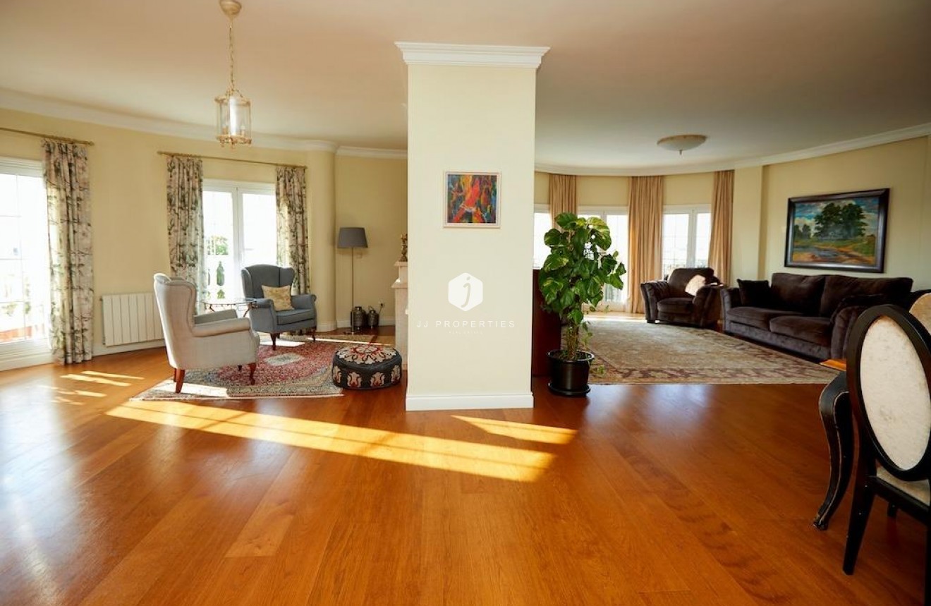 Resale - Villa -
Rojales - Inland