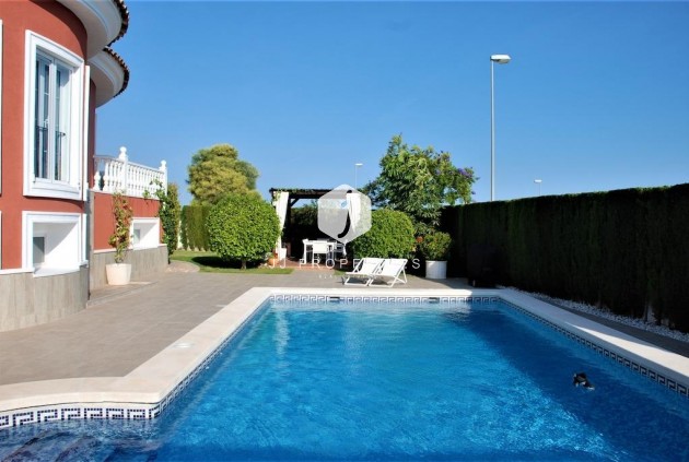 Resale - Villa -
Rojales - Inland