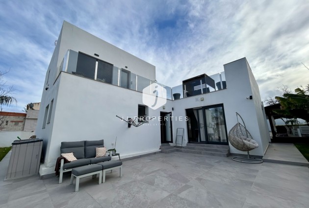 Resale - Villa -
Los Balcones - Costa Blanca