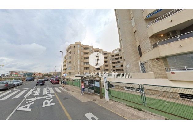 Z drugiej ręki - Mieszkanie w bloku -
Torrevieja - Costa Blanca